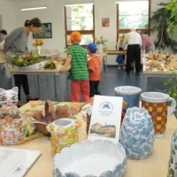 Výstava hub, jiřinek a jubilejní 50. výstava obrázků zdravotně postižených a seniorů