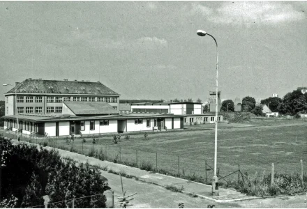 Fotografie - škola v Kunraticích