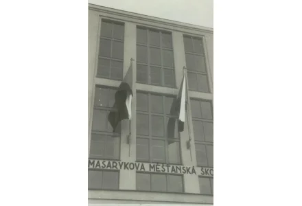Fotografie - škola v Kunraticích