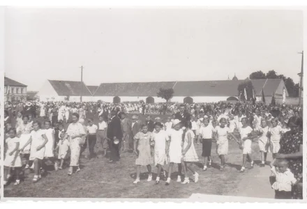 Fotografie - škola v Kunraticích