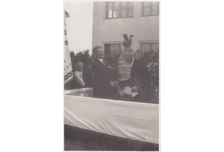 Fotografie - škola v Kunraticích