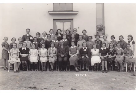 Fotografie - škola v Kunraticích