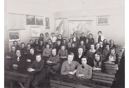 Fotografie - škola v Kunraticích