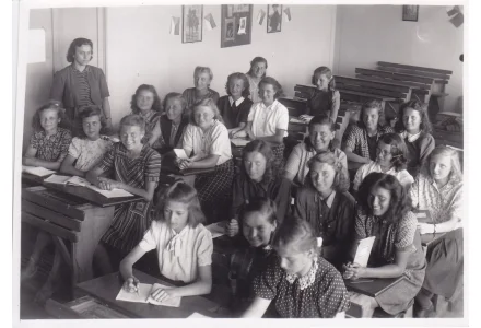 Fotografie - škola v Kunraticích