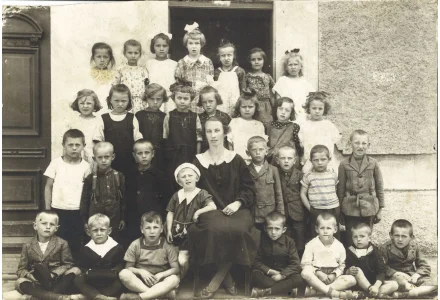 Fotografie - škola v Kunraticích