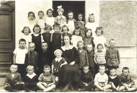 Fotografie - škola v Kunraticích