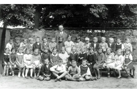 Fotografie - škola v Kunraticích