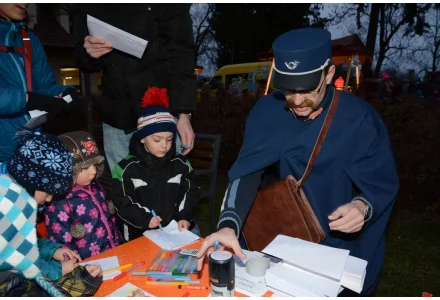 ADVENT PŘED RADNICÍ - pořádá RC U Motýlků