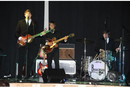 Koncert hudební skupiny-Brouci Band-The Beatles Revival dne 18.5.2014 od 16.00hod v sokolovně,K Šeberáku 161/16