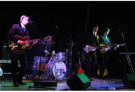 Koncert hudební skupiny-Brouci Band-The Beatles Revival dne 18.5.2014 od 16.00hod v sokolovně,K Šeberáku 161/16