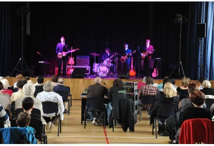 Koncert hudební skupiny-Brouci Band-The Beatles Revival dne 18.5.2014 od 16.00hod v sokolovně,K Šeberáku 161/16
