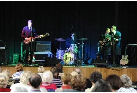 Koncert hudební skupiny-Brouci Band-The Beatles Revival dne 18.5.2014 od 16.00hod v sokolovně,K Šeberáku 161/16