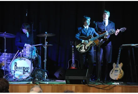 Koncert hudební skupiny-Brouci Band-The Beatles Revival dne 18.5.2014 od 16.00hod v sokolovně,K Šeberáku 161/16
