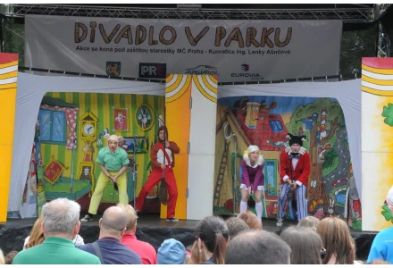 Divadlo v parku