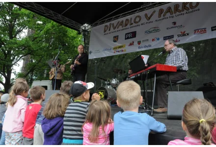 Divadlo v parku