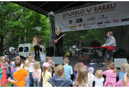 Divadlo v parku