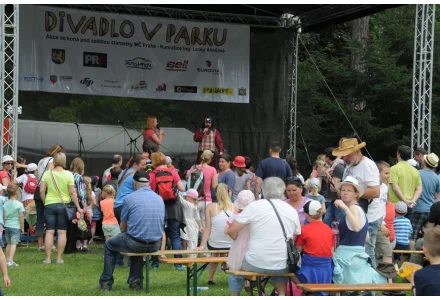 Divadlo v parku 