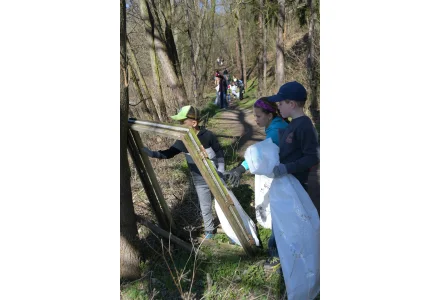 Ukliďme Kunratice - poděkování za opravenou Krellovu studánku Ukliďme Kunratice - poděkování za opravenou Krellovu studánku