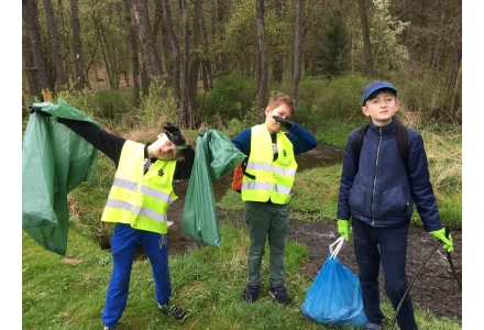 Poděkování dobrovolníkům za aktivní účast na akci - UKLIĎME SVĚT - UKLIĎME KUNRATICE Ukliďme - Kunratice 8.dubna 2017