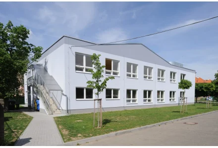 Fotografie - škola v Kunraticích